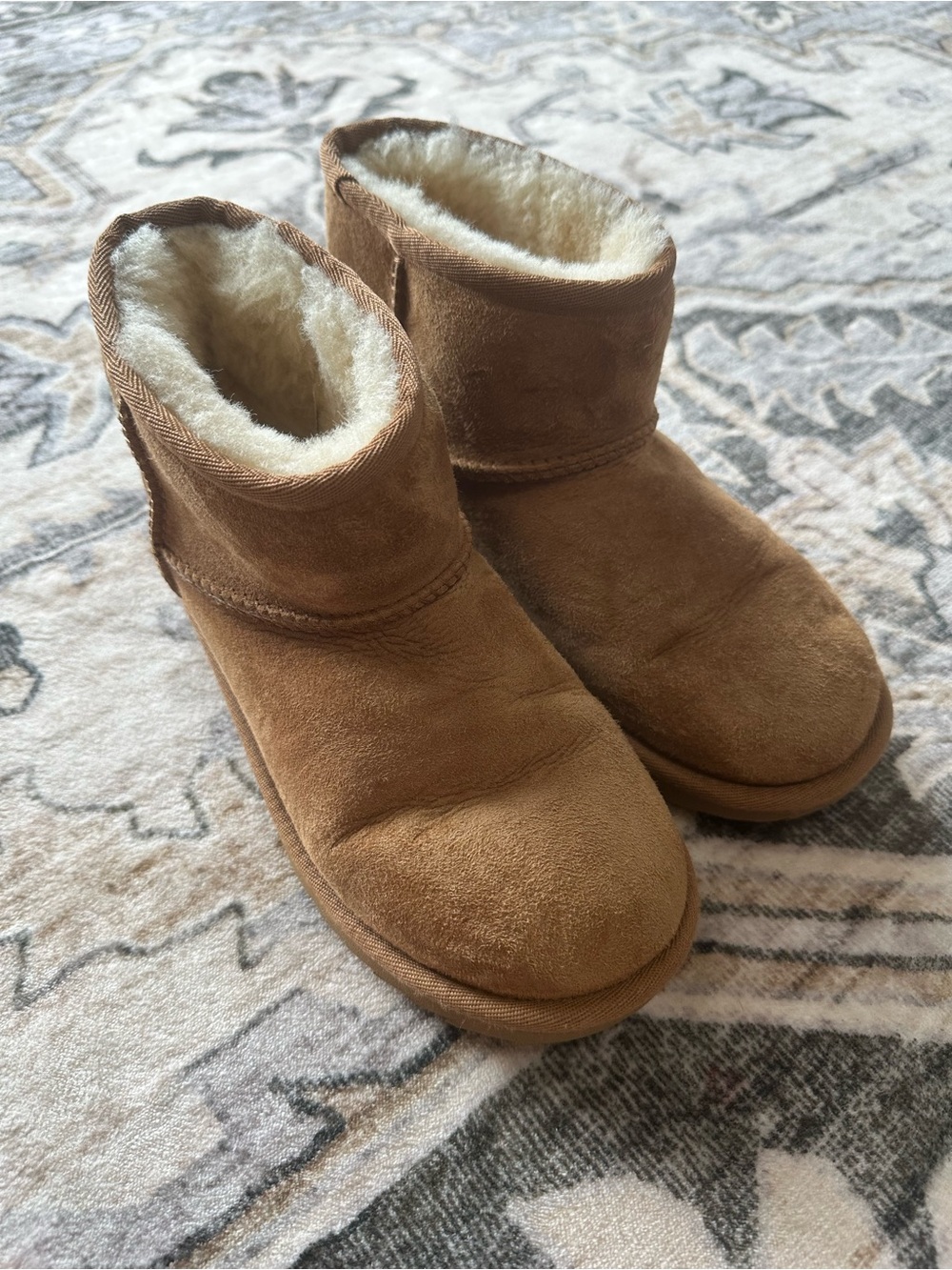 Girls Mini UGGS